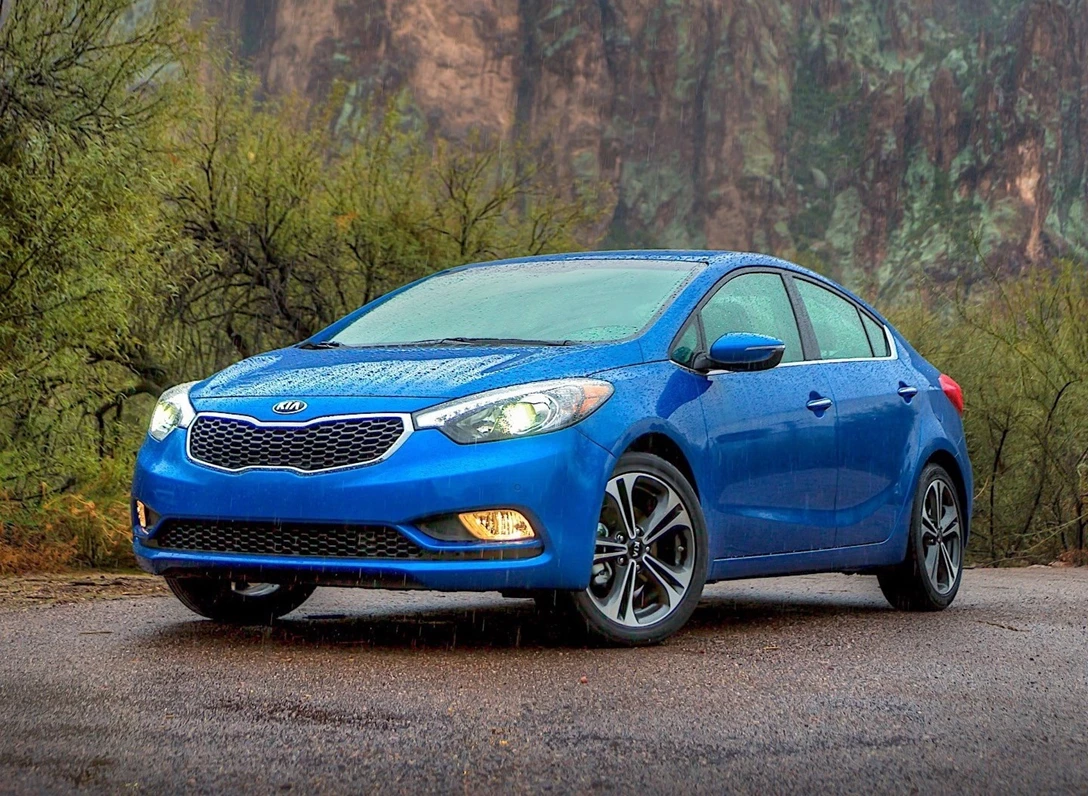 1650905-Kia-Forte-2015-04.jpg