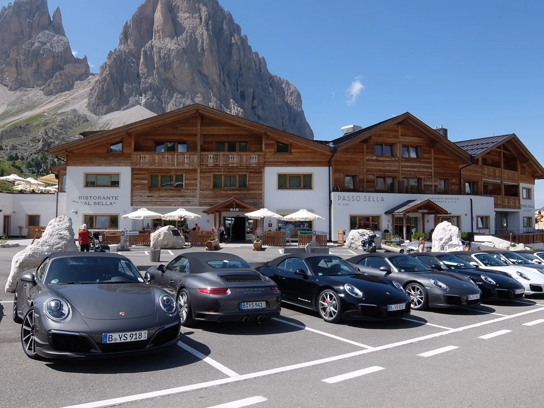 1594750-פורשה דרייב 911  (1).JPG