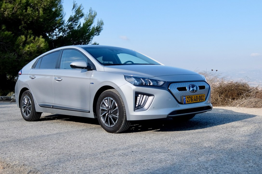 1635683-יונדאי איוניק חשמלית מתיחת פנים מבחן דרכים - 13.jpeg