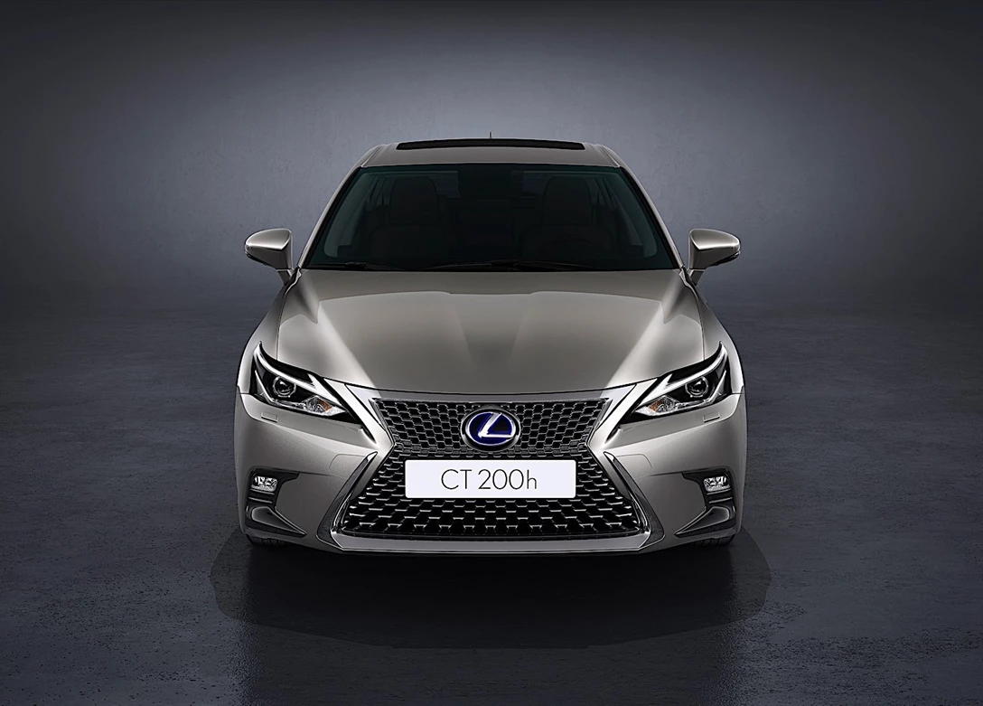 1646793-Lexus-CT200h-2019-04.jpg