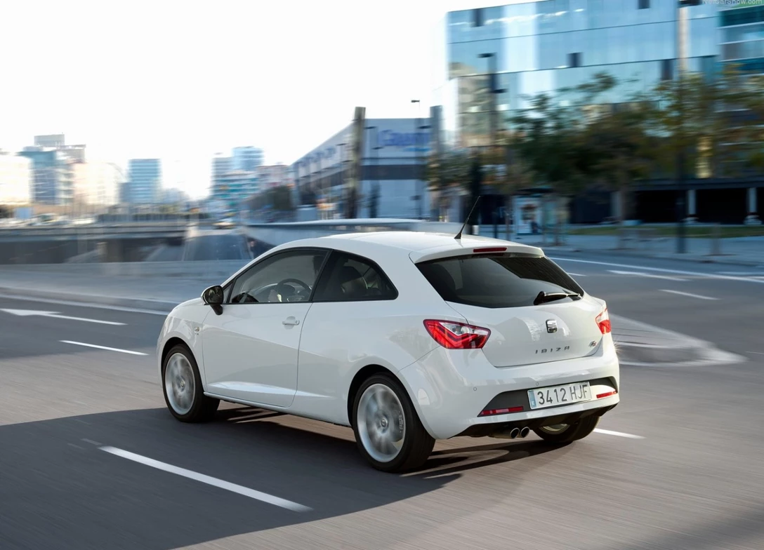 1644777-Seat-Ibiza-2015-2.jpg