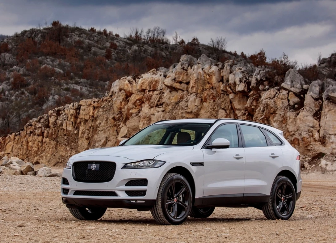 1668757-Jaguar-F-Pace-2018-04.jpg