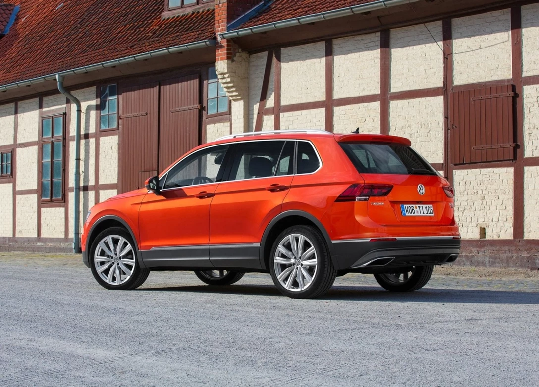 1637926-Volkswagen-Tiguan-2016-06.jpg