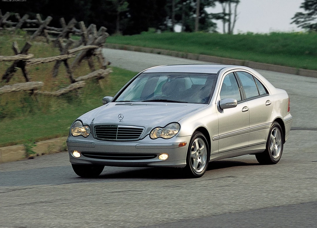 1604858-Mercedes-Benz-C-Class-2001-2007-6.jpg