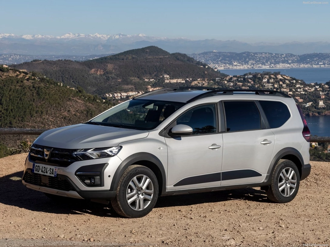 1662098-Dacia-Jogger-2022-04.jpg