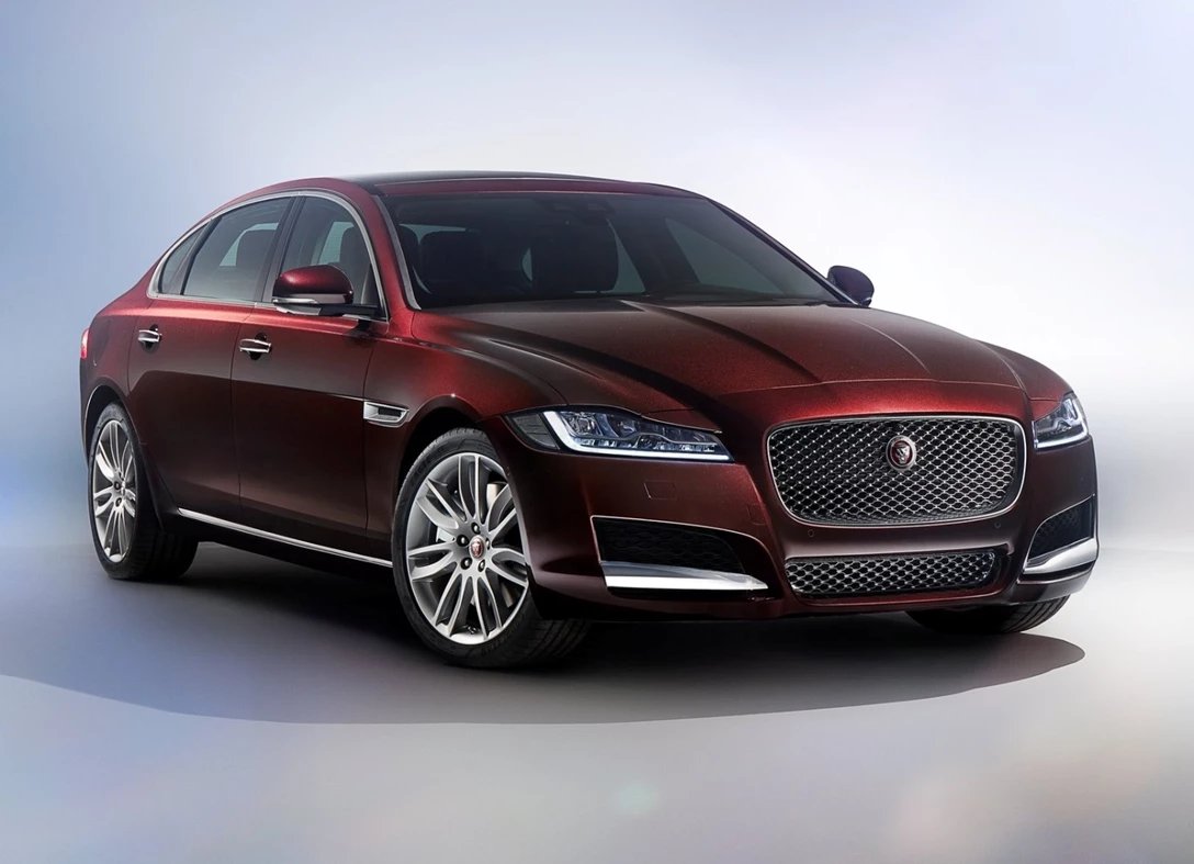 1671424-Jaguar-XFL-2019-01.jpg