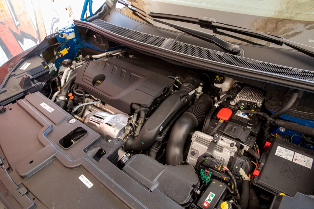 1638493-Opel-Grandland X-PHEV-05.jpg