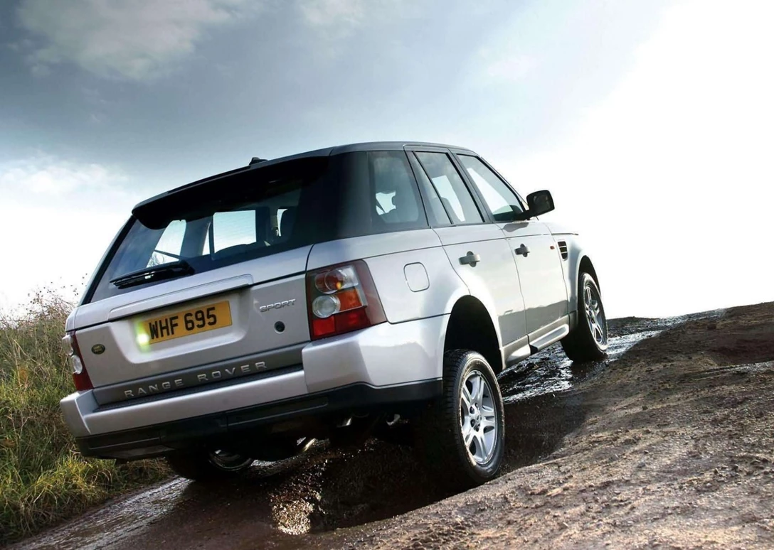 1593663-Land_Rover-Range_Rover_Sport 3.jpg