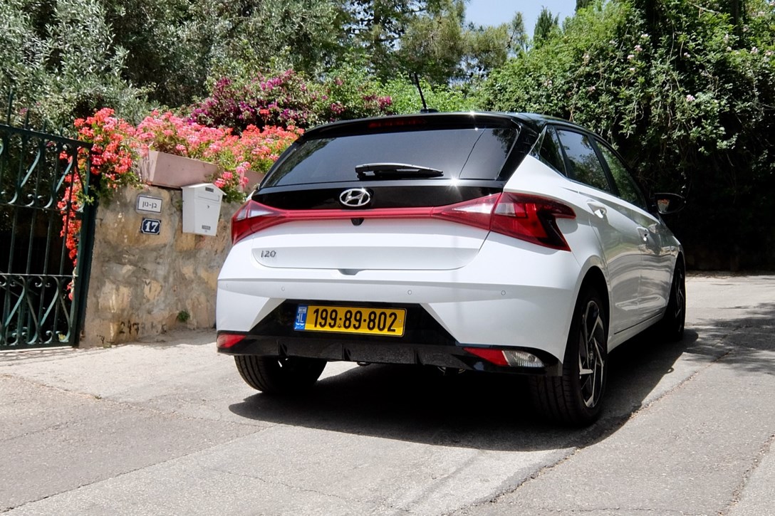 1643642-יונדאי i20 מבחן דרכים - 7.jpeg