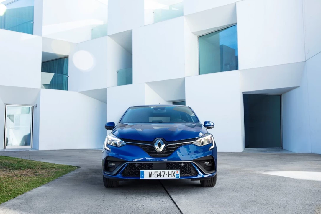 1620580-21227106_2019_-_New_Renault_CLIO_test_drive_in_Portugal.jpg