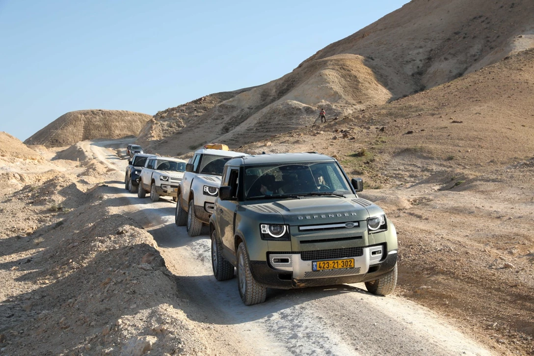 1640633-מסע לרגל השקת הדיפנדר הקצר בישראל, צילום רונן טופלברג (71).jpg