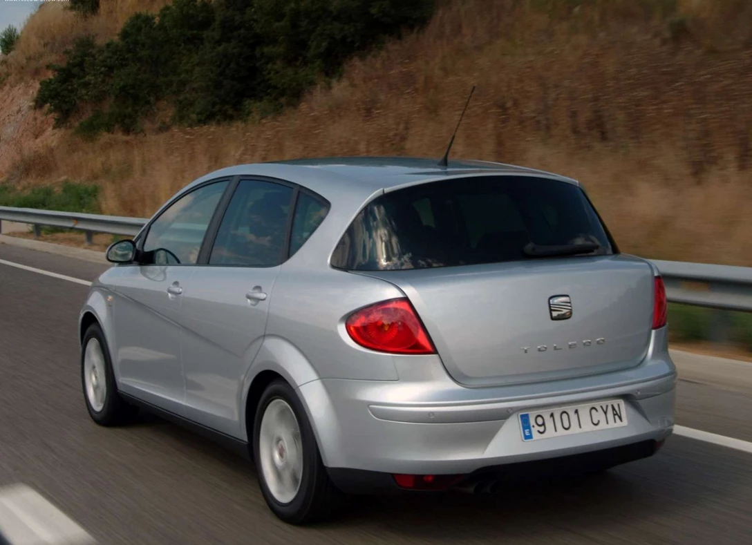 1685788-Seat-Toledo-2005-03.jpg
