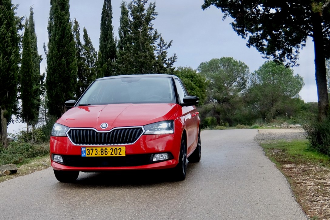 1639443-סקודה פאביה מבחן דרכים (מתיחת פנים) - 8.jpeg