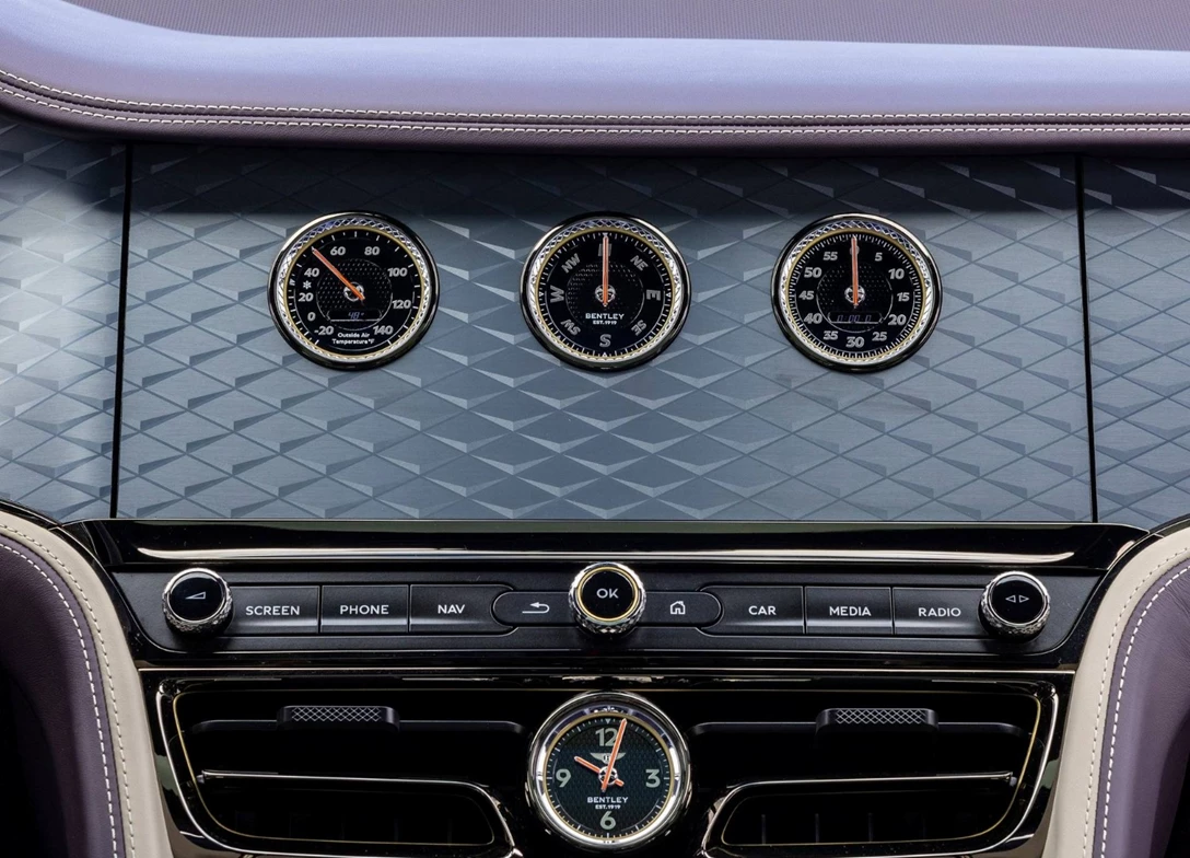 1710270-Bentley-Flying_Spur-2025 (9).jpg
