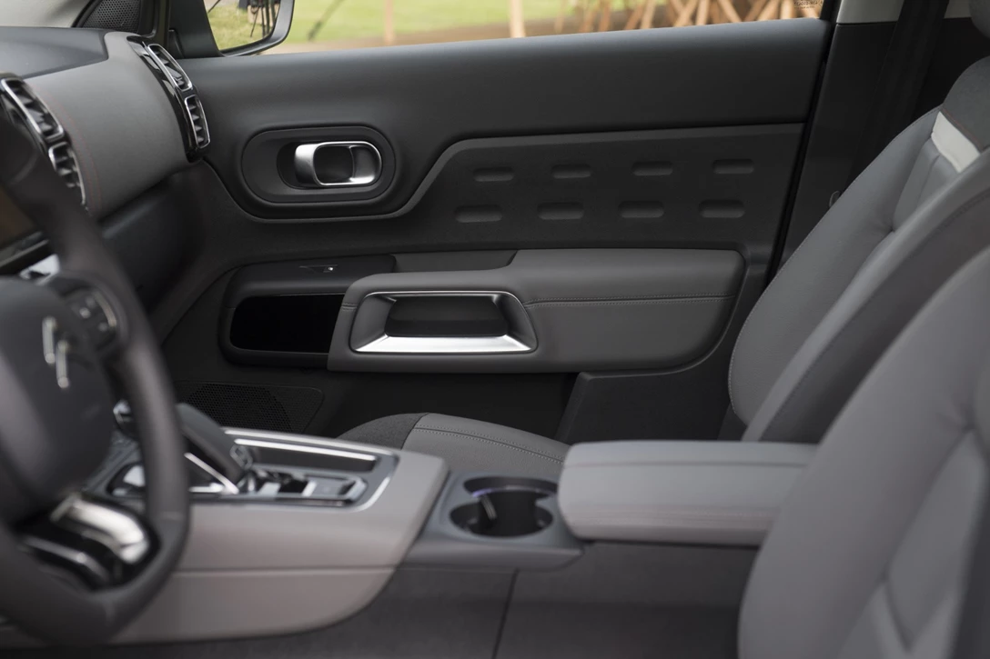 1596290-סיטרואן C5 איירקרוס השקה סטטית (16).jpg