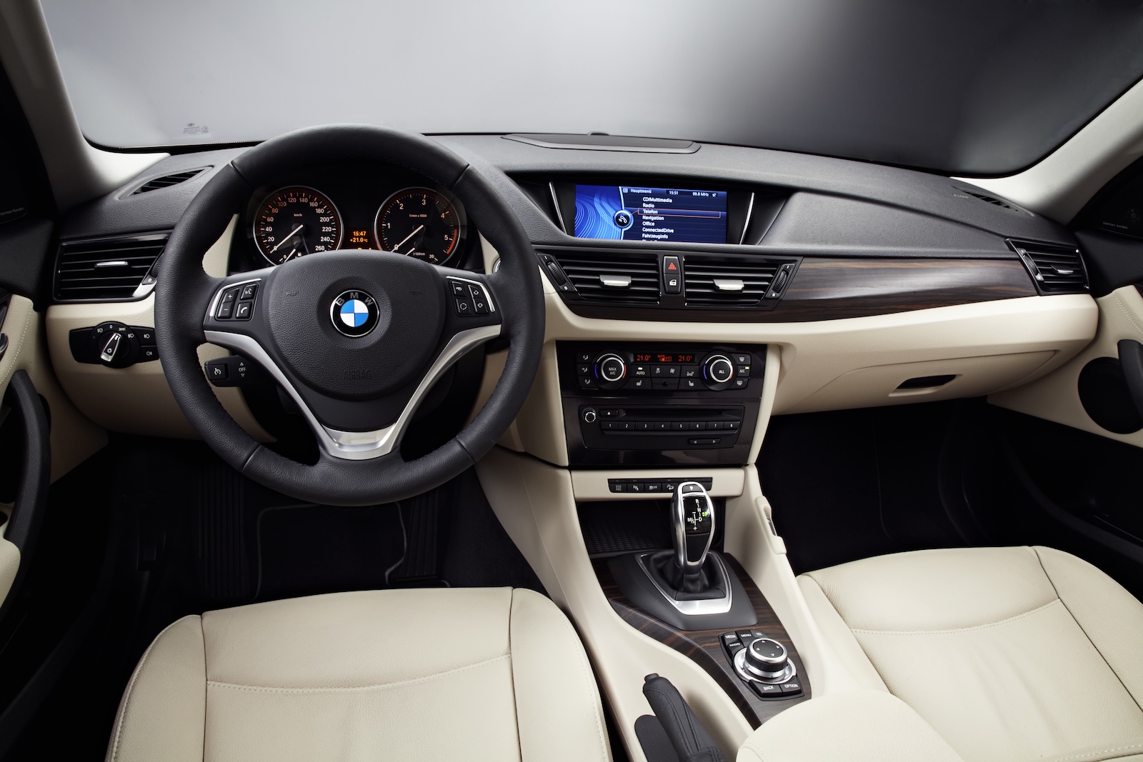 bmw_x1_xdrive25d_xline_924.jpeg