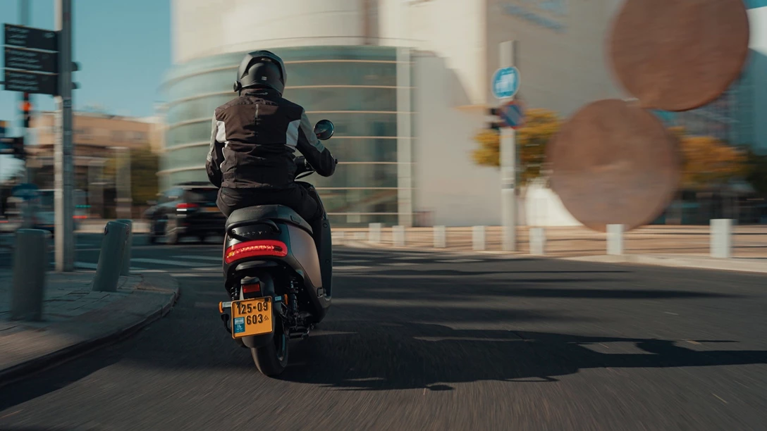 1669409-gogoro 2022.00_33_17_13.Still034 copy.jpg