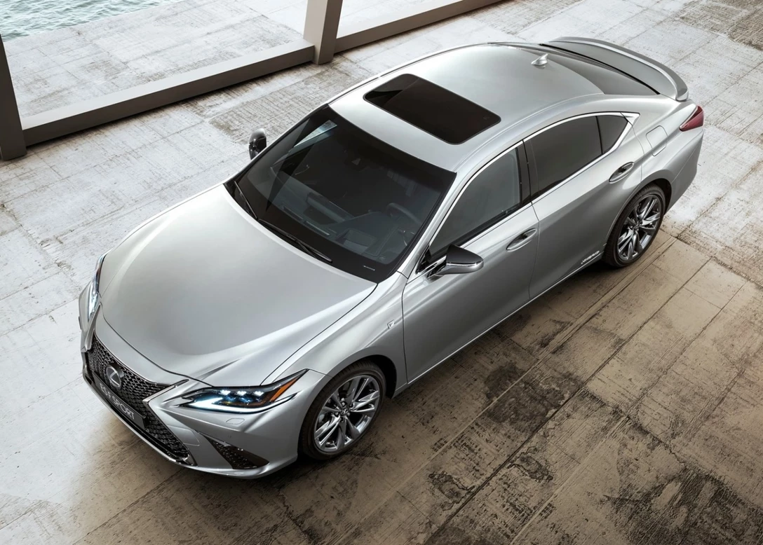 1596216-Lexus-ES 3.jpg