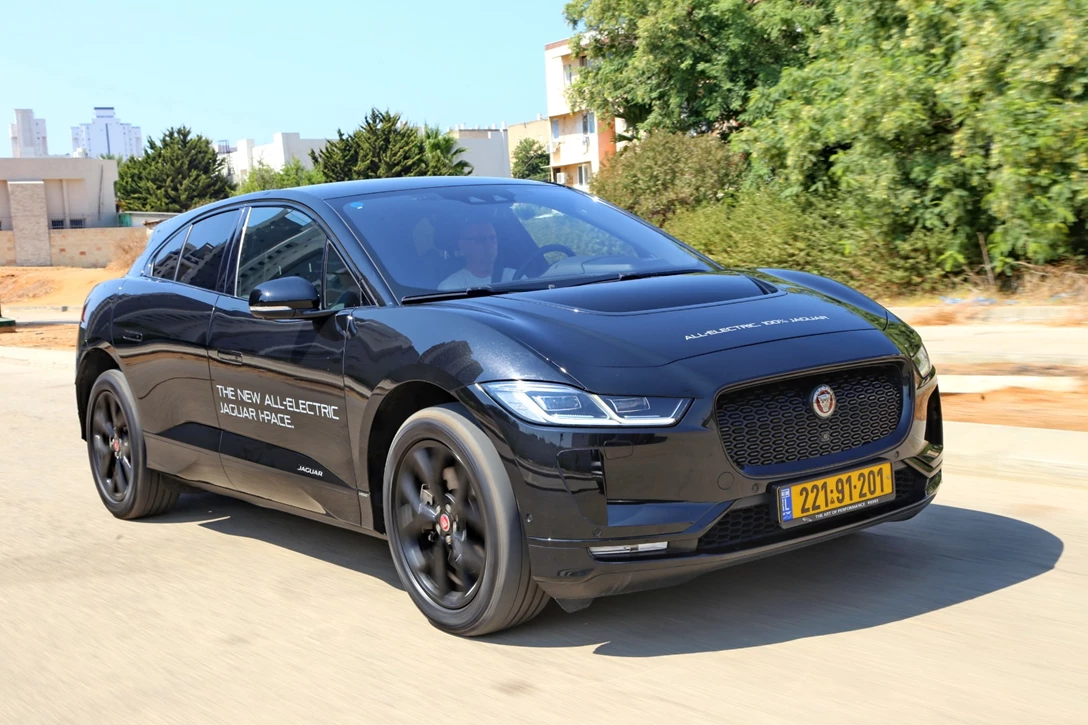 1623166-יגואר נסיעה8.jpg