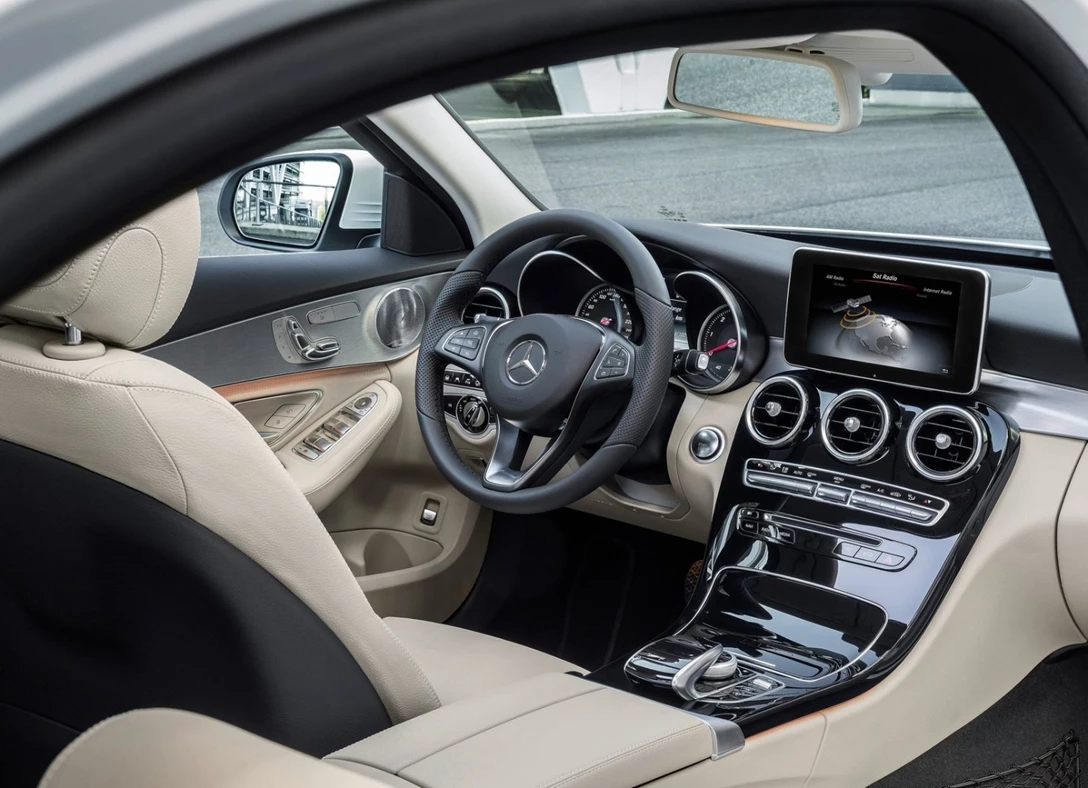 1648714-Mercedes-Benz-C-Class-2015-05.jpg