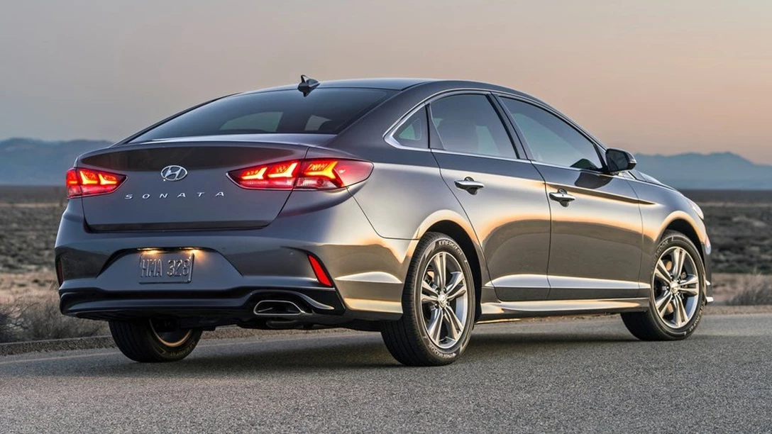 1682440-Hyundai-Sonata-2018-1024-20.jpg