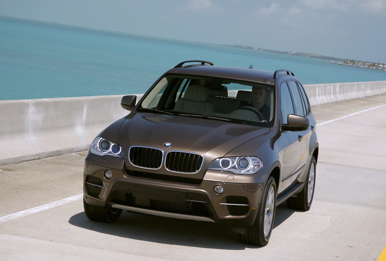 bmw_x5_xdrive35i_64.jpeg