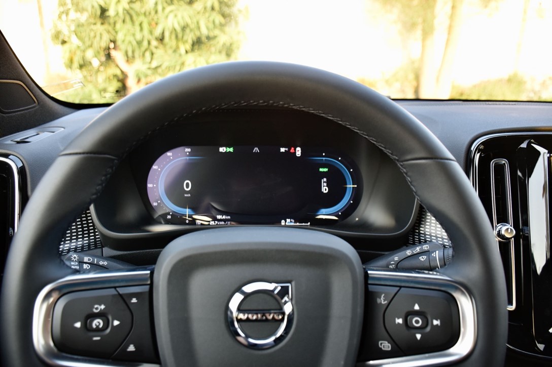 1649591-XC40R - 12.jpeg