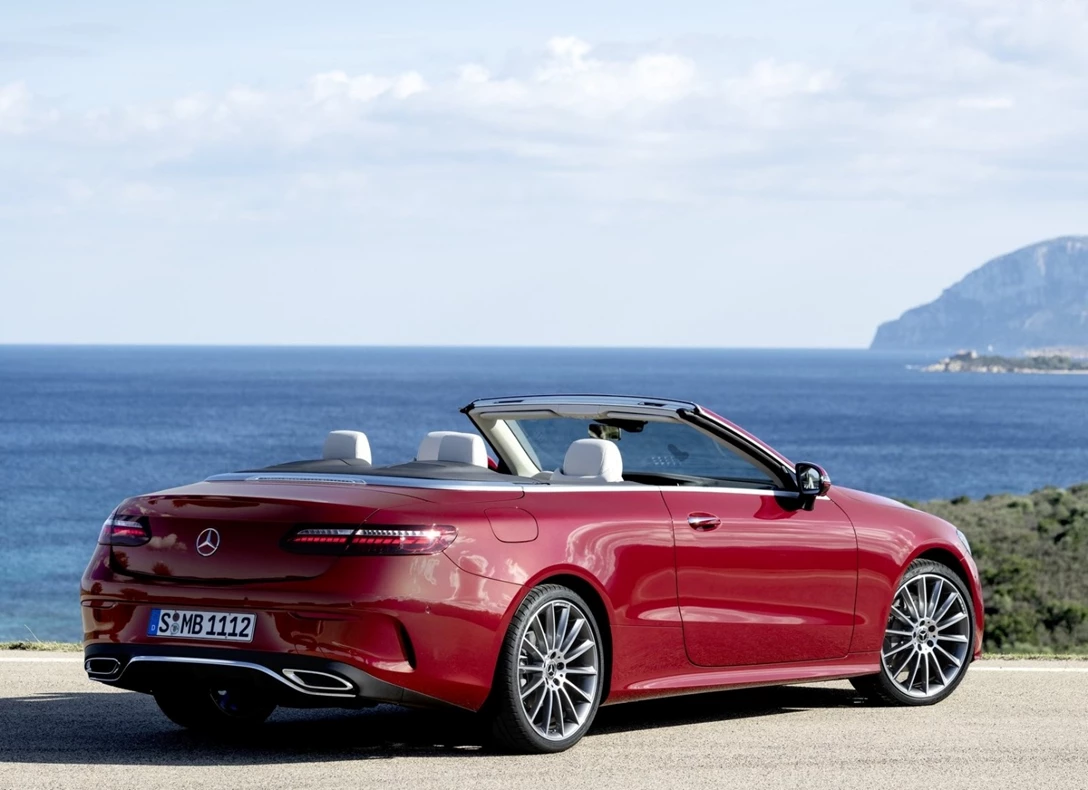 1660526-Mercedes-Benz-E-Class_Cabriolet-2022-02.jpg