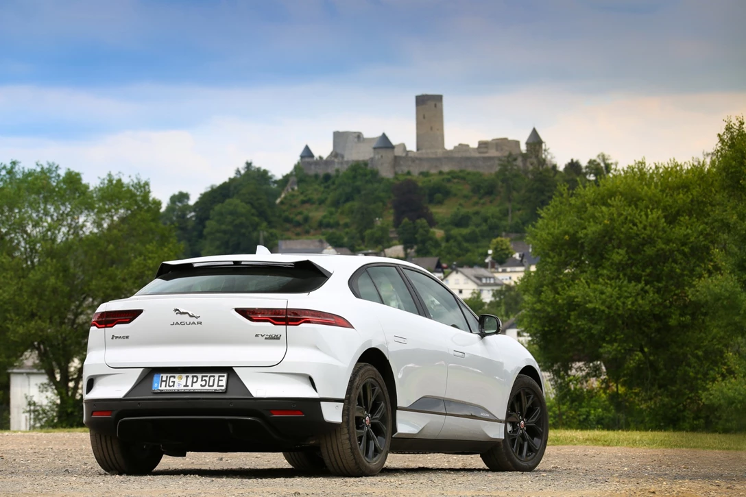 1603772-יגואר i פייס השקה עולמית (37).jpg