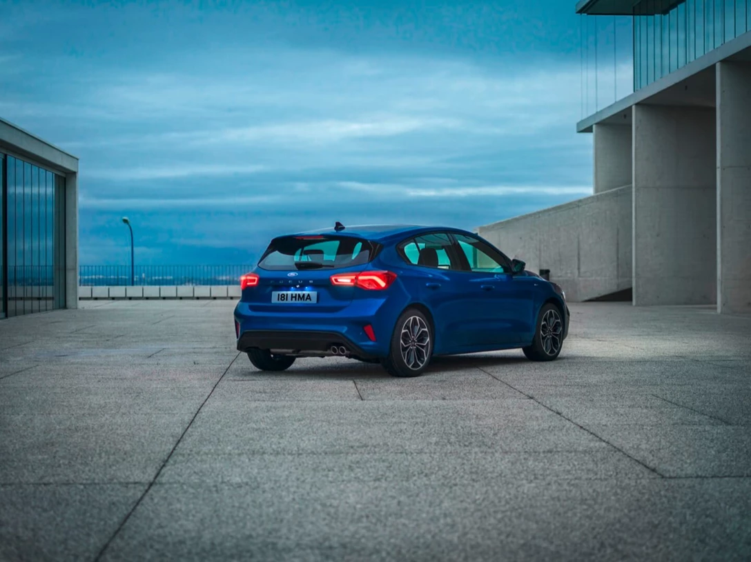 1632612-Ford Focus Hatchback ST (8).jpg