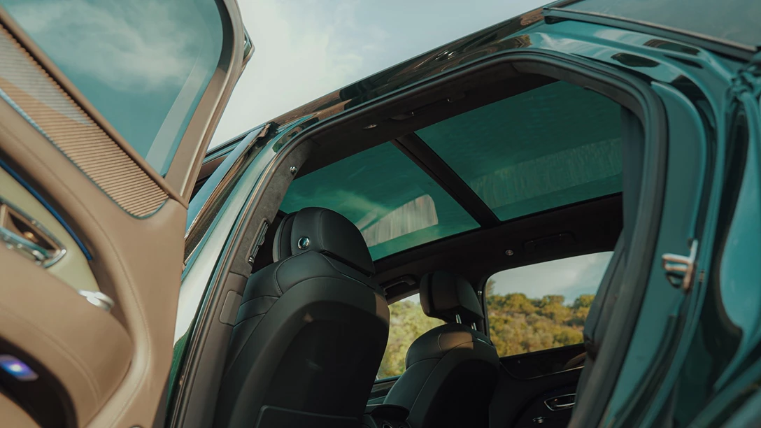 1661421-Bentley Bentayga S 2022.00_39_53_06.Still097 copy.jpg