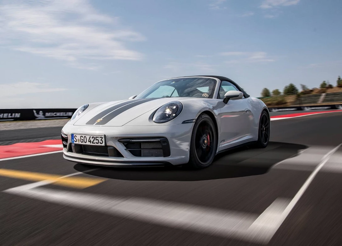 1709869-Porsche-911_Carrera_4_GTS-2025-04.jpg