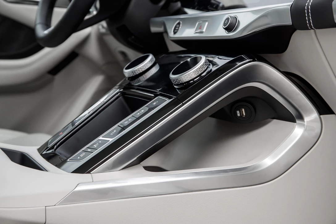 1603768-יגואר i פייס השקה עולמית (33).jpg