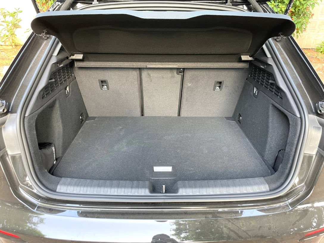 1667264-AUDI A3 - 76-min.jpg