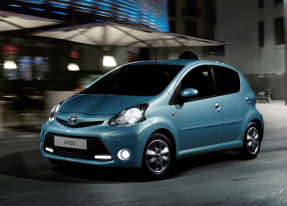 1648316-Toyota-Aygo-2012-03.jpg