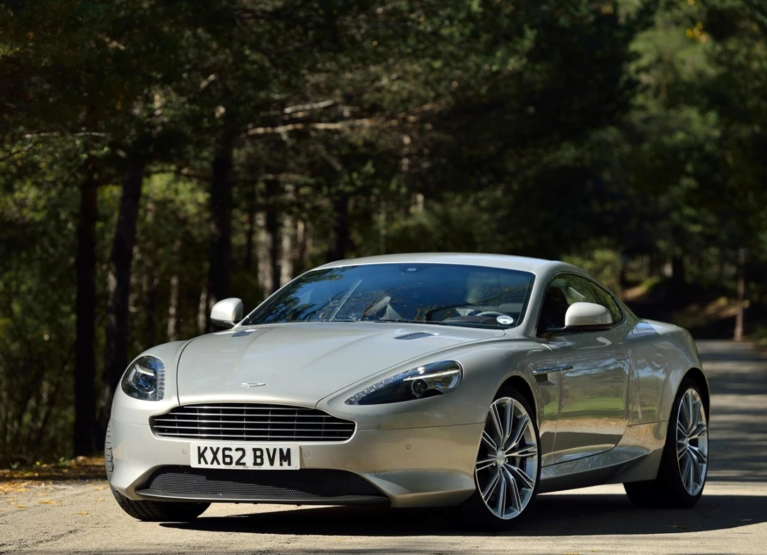 1685734-Aston_Martin-DB9-2014-2017-04.jpg