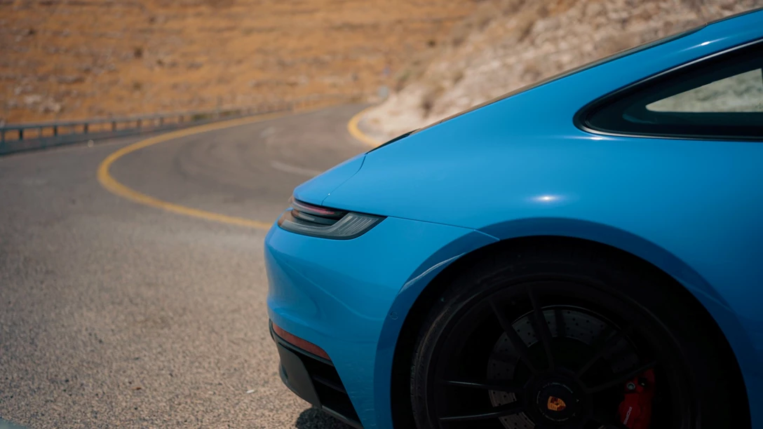 1664850-Porsche 992 GTS.00_56_06_23.Still032-min.jpg