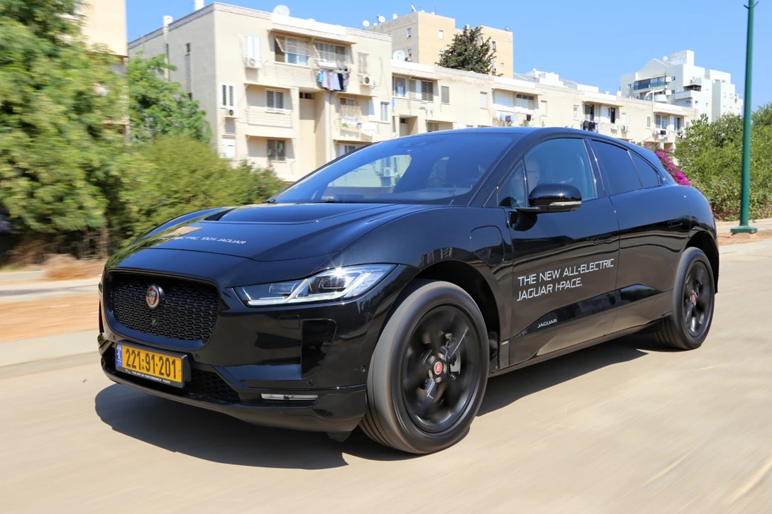 1623164-יגואר נסיעה6.jpg