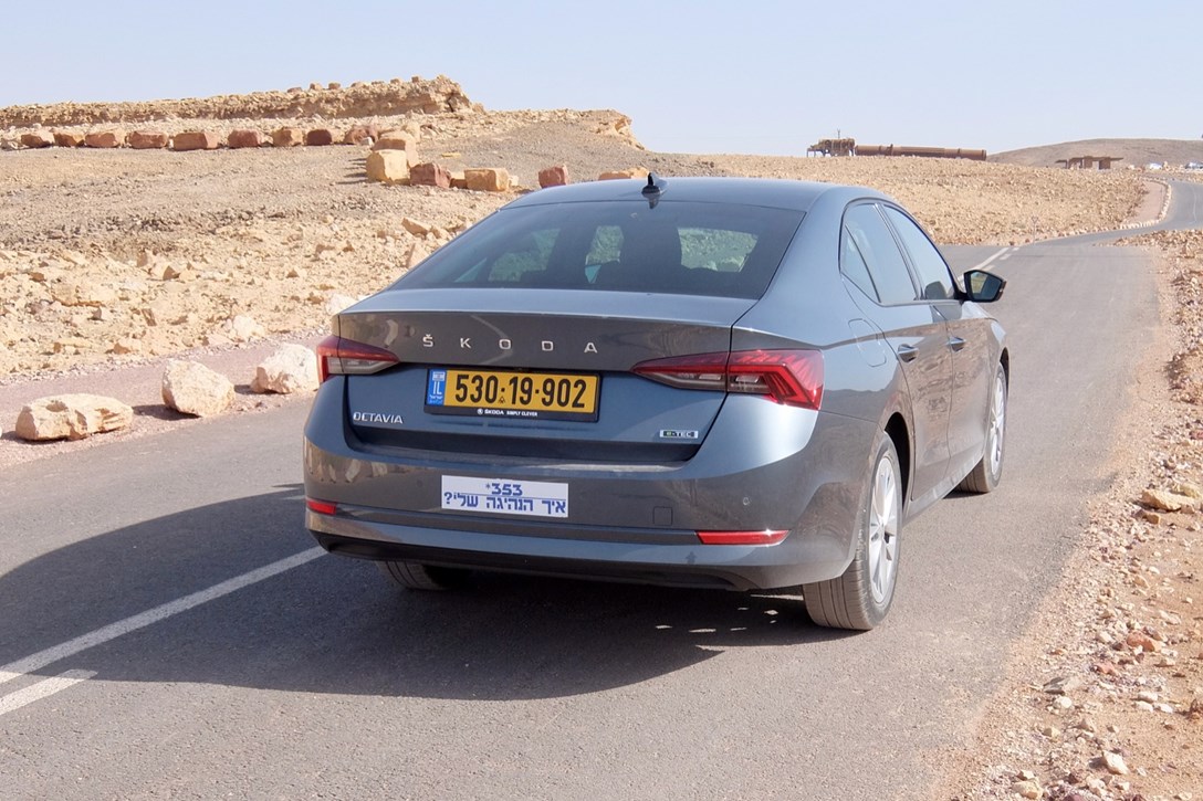 1642937-סקודה אוקטביה - 6.jpeg