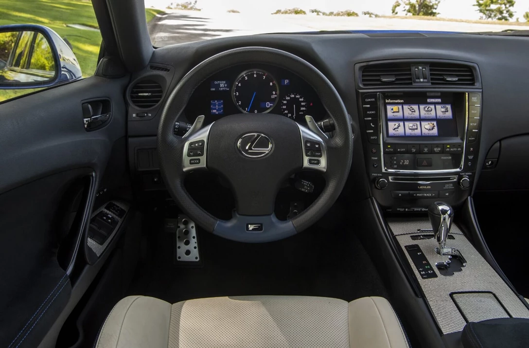 1619661-18-IS F 2014 (3).jpg