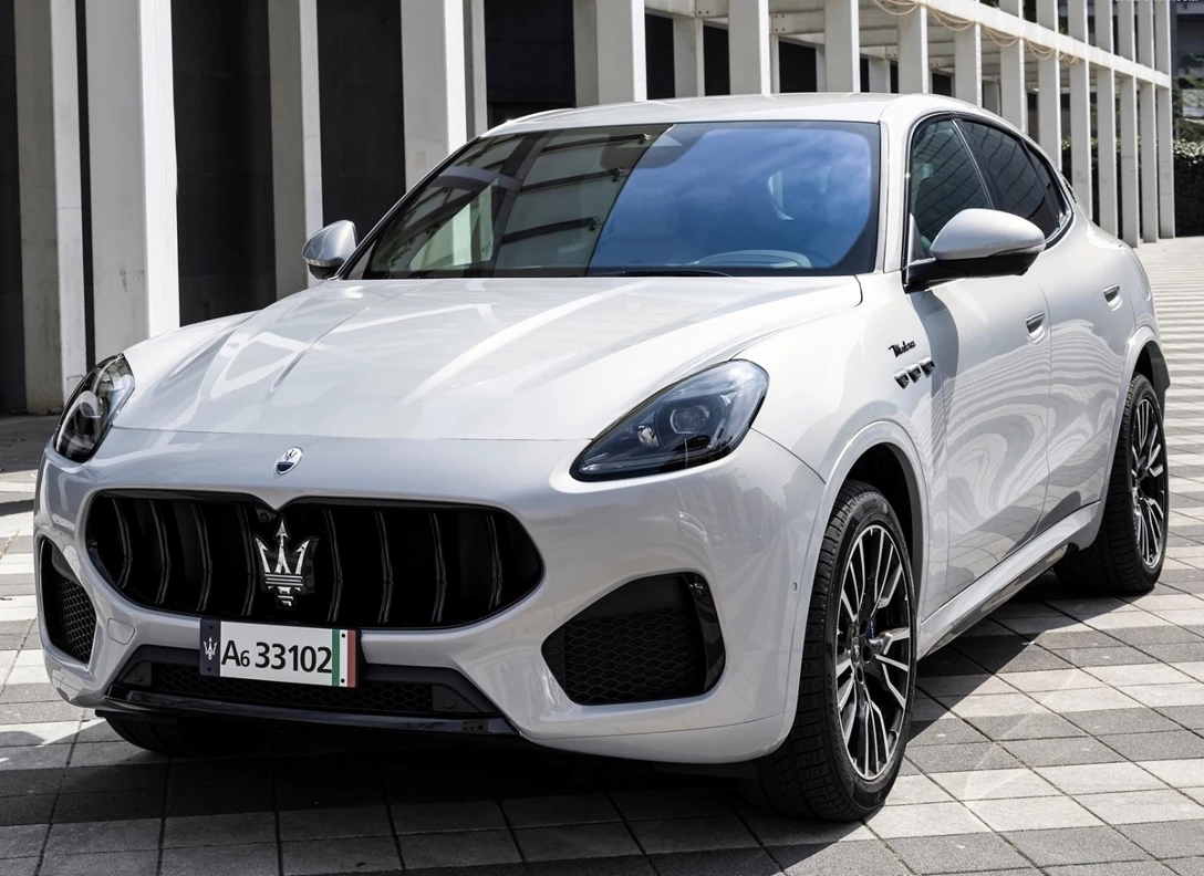 1664059-Maserati-Grecale-2022-01.jpg