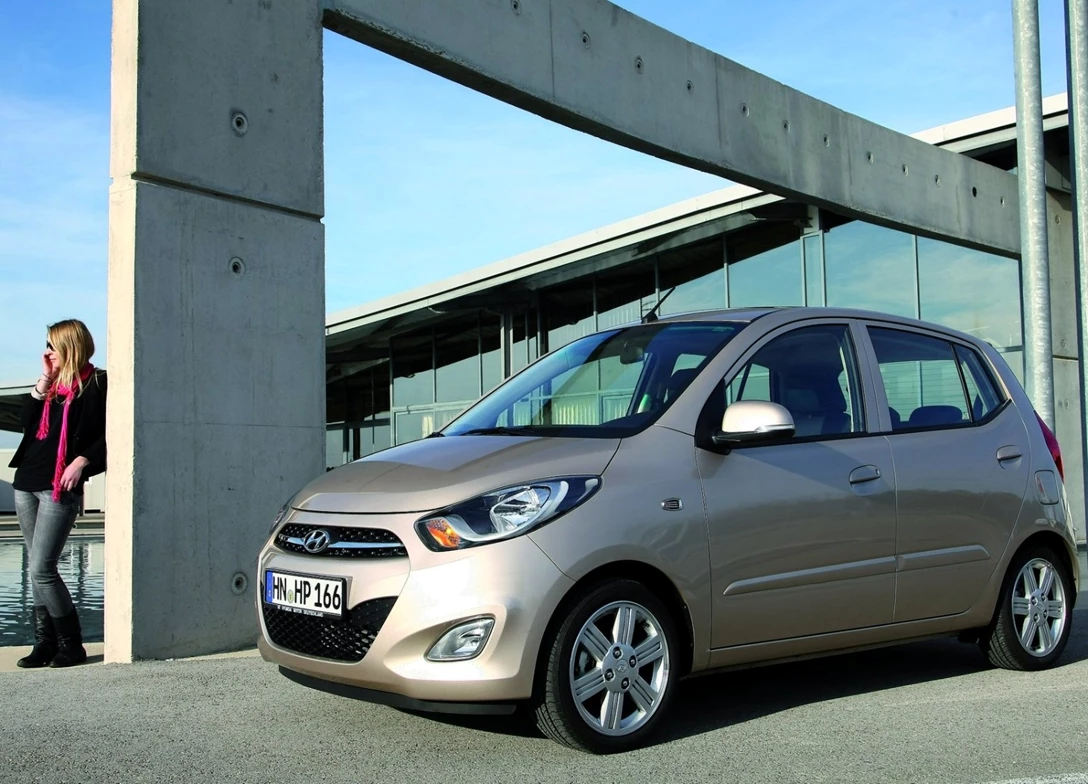 1686864-Hyundai-i10-2012-04.jpg