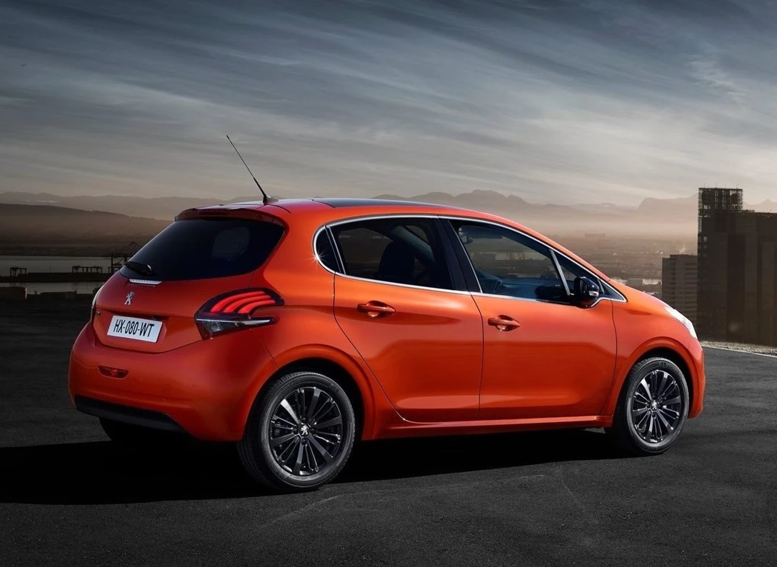 1642175-Peugeot-208-2016-01.jpg