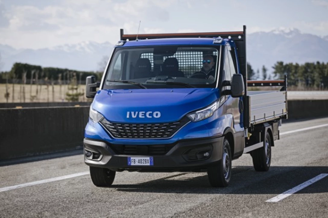 1614706-08-iveco_newdaily_cab tipper_jpg.jpg