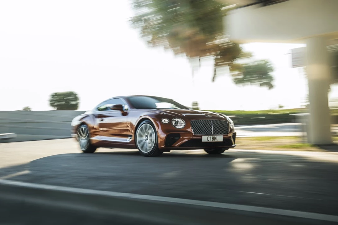 1614121-Bentley Continental GT V8 3.jpg