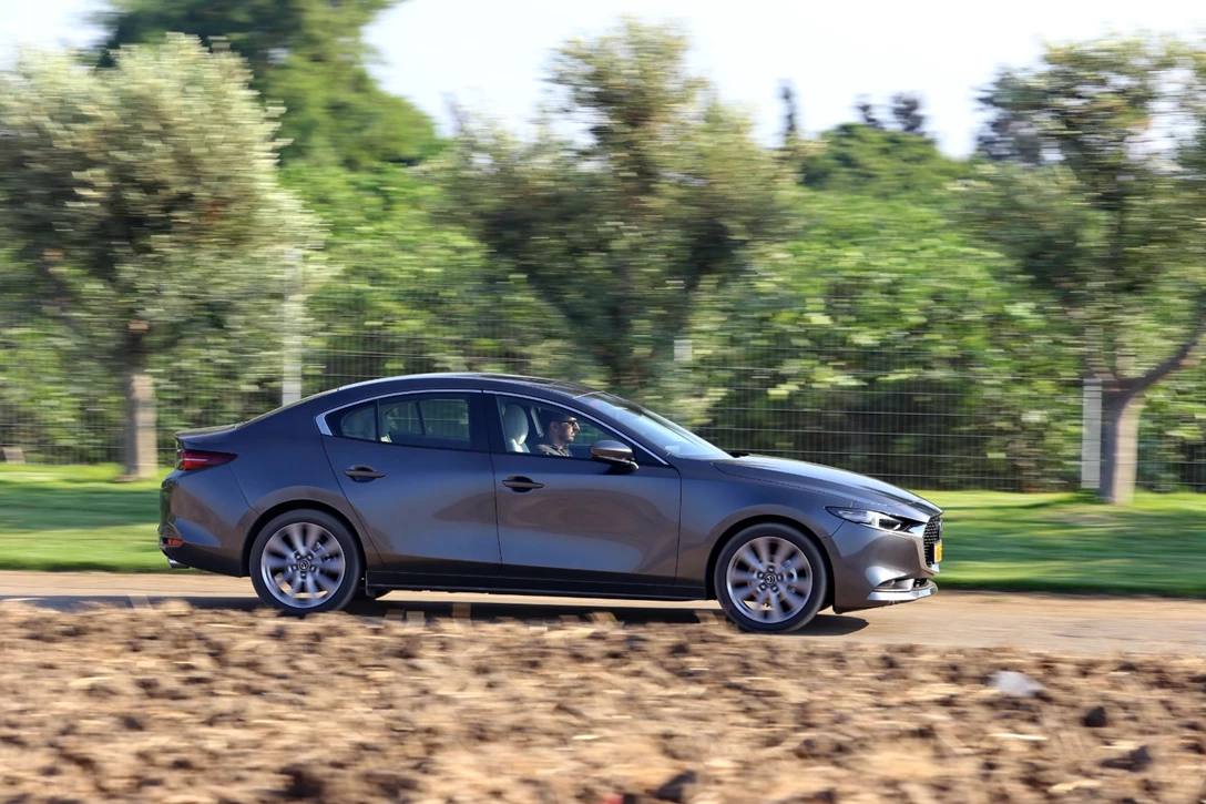 1623324-rotemi110919mazda3 (118).JPG