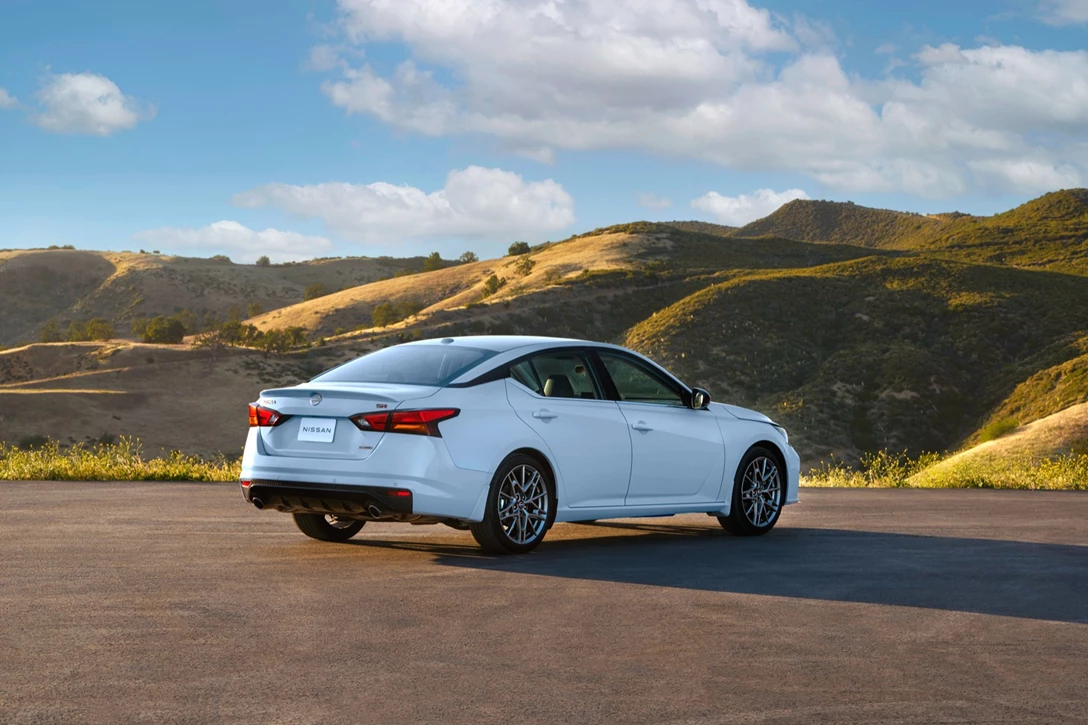 1661901-2023 Nissan Altima-12.jpg