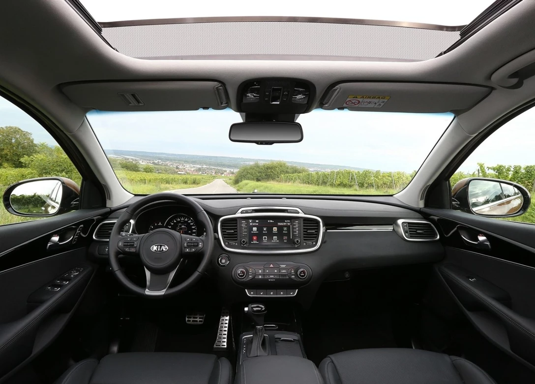 1645410-Kia-Sorento-2015-1600-12.jpg