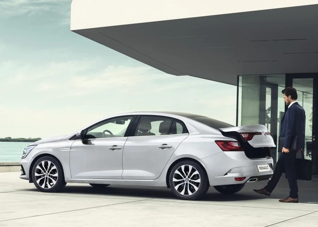 1696112-Renault-Megane-Sedan-2021-02.jpg