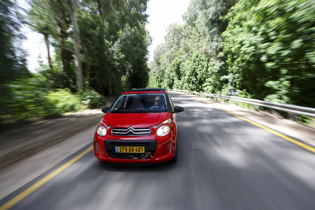1600380-קטנות פתוחות 2018 - אופל אדם רוקס סיטרואן C1 פיאט 500 500C רנו טווינגו (12).jpg
